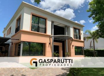 Casa · 400m² · 5 Ambientes · 7 Cocheras · Excelente Casa en Alquiler en Septiembre Pileta Climatizada