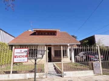 Casa · 249m² · 4 Ambientes · 1 Cochera · Casa en Berazategui