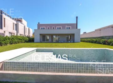 Casa · 333m² · 7 Ambientes · 2 Cocheras · Casa Al Lago en Venta en Virazón, Nordelta