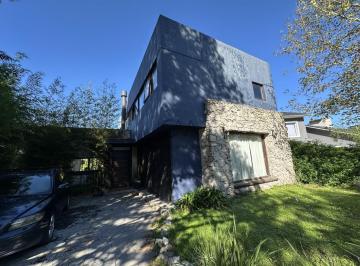 Casa · 200m² · 4 Ambientes · Casa en Venta Rumenco