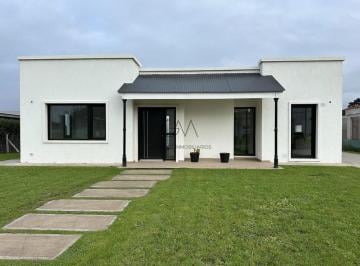 Casa · 150m² · 3 Ambientes · Casa en Venta Arenas Chico