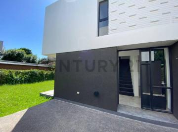 Casa · 95m² · 3 Ambientes · 2 Cocheras · Duplex a Estrenar en Venta en Villa Elisa