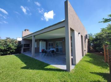 Casa · 110m² · 4 Ambientes · 2 Cocheras · Casa en Venta en San Eduardo, Pilar del Este