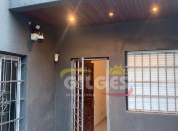 Departamento · 83m² · 3 Ambientes · Venta PH 3 Amb. en Villa Sarmiento Reciclado a Nuevo