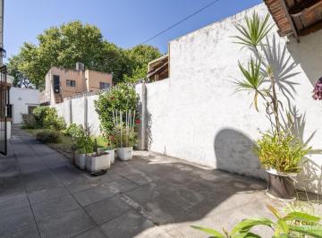 Casa · 190m² · 4 Ambientes · 2 Cocheras · Casa en Venta 4 Ambientes con Jardin y Cochera en Villa Ballester