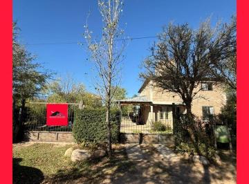 Casa · 300m² · 5 Ambientes · 2 Cocheras · Casa con Escritura en Nono con Plano Para Dos Viviendas