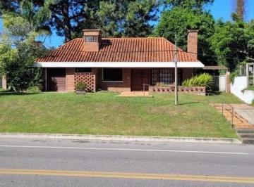 Casa · 143m² · 4 Ambientes · 1 Cochera · Casa - Punta del Este. 3 Dorm.. Cantegril
