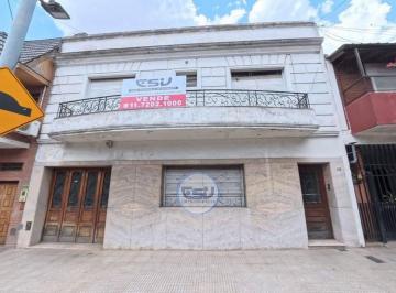 Casa · 240m² · 5 Ambientes · 2 Cocheras · Casa Venta Floresta 10x27 Apto 1100 m²