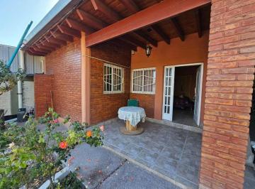 Casa · 75m² · 3 Ambientes · 2 Cocheras · Casa con Quincho y Pileta 3.000 m² Los Corralitos