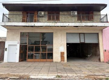 Casa · 350m² · 4 Ambientes · Casa en Venta con Galpón Campana