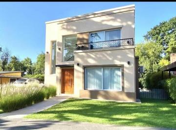Casa · 240m² · 5 Ambientes · 4 Cocheras · Casa en Barrio Cerrado La Morada Alberdi 2300 Muñiz