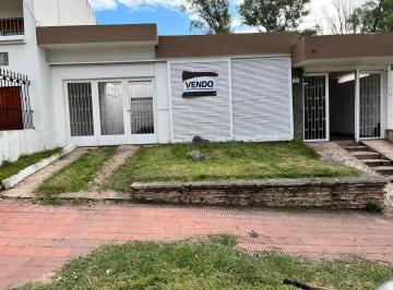 Casa · 6 Ambientes · 2 Cocheras · Casa Apto Crédito en B° Maipú Seccion 2
