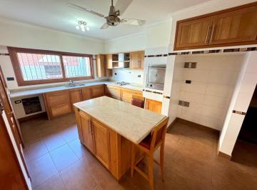 TYK-TYK-13_2 · Venta Chalet 5amb 2 Plantas, Patio y Cochera Para 2 Autos