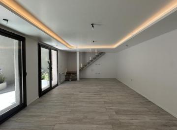 Casa · 114m² · 4 Ambientes · Venta Casa Pasillo Unica, 2 Plantas, 3 Dorm. con Patio