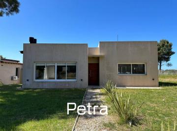 Casa · 140m² · 4 Ambientes · Casa en Venta en Costa Esmeralda con Fondo Libre