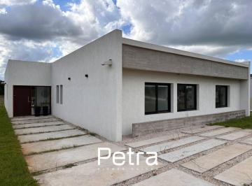 Casa · 146m² · 4 Ambientes · Casa en Venta en Costa Esmeralda