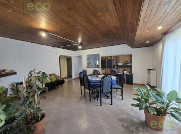 Casa · 145m² · 4 Ambientes · Alquiler Casa en Chacra Sobre R22 Entre Julio Salto y Calle 10 Cipolletti
