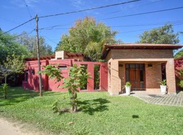 Quinta vacacional · 330m² · 3 Dormitorios · 2 Cocheras · Casa Quinta de Lujo en El Corazon de Villa Califor
