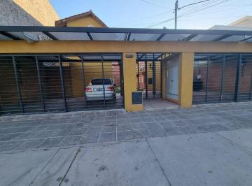 Departamento · 90m² · 2 Ambientes · Alquiler Duplex un Dormitorio en Capital