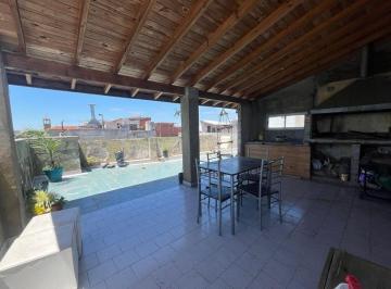 Casa · 146m² · 4 Ambientes · 2 Cocheras · Venta Casa 4 Ambientes Terraza en Jose Ingenieros