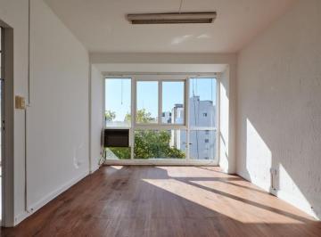 Oficina comercial · 70m² · 5 Ambientes · Alquiler Oficina de 5 Ambientes en Balvanera Excelente Ubicación Av Corrientes y Riobamba