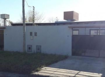 Casa · 60m² · 2 Ambientes · 1 Cochera · Casa en Venta - 2 Dorm. 1 Baño - Cochera - 150 m² - Villa Elvira, La Plata