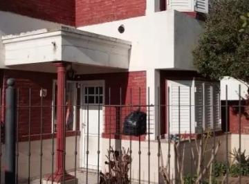 Casa · 300m² · 5 Ambientes · Casa con Galpón en Venta - 3 Dorm. 3 Baños - 500 m² Totales - San Nicolas de Los Arroyos