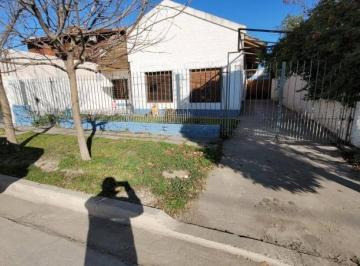 Casa · 160m² · 4 Ambientes · 1 Cochera · Casa en Venta - 3 Dorm. 2 Baños - 160 m² - Viedma