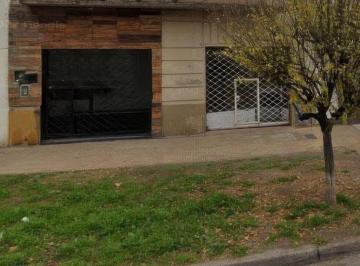 Local comercial · 46m² · 2 Ambientes · Locales Comerciales en Venta - 2 Salones 2 Baños - 46 m² - Tres de Febrero, Caseros