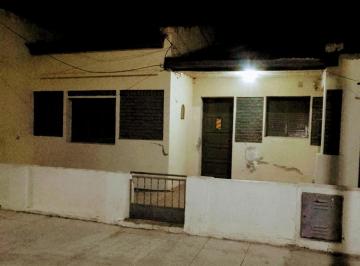 Casa · 98m² · 4 Ambientes · 1 Cochera · Casa en Venta - 2 Dorm. 1 Baño - Cochera - 365 m² - Pergamino