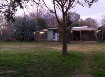 Casa · 200m² · 4 Ambientes · 4 Cocheras · Casa en Venta - 2 Dorm. 1 Baño - Cocheras - 1.900 m² - Cañuelas