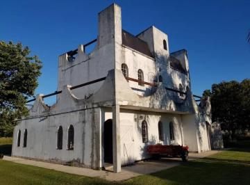 Campo · 52421m² · 5 Ambientes · 2 Cocheras · Campo en Venta - 4 Dorm. 3 Baños - Cochera - 52.421 m² - Mercedes