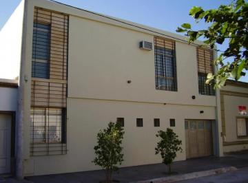 Casa · 160m² · 5 Ambientes · 1 Cochera · Casa en Venta - 3 Dorm. 2 Baños - 211 m² - San Pedro