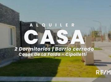 Casa · 53m² · 3 Ambientes · 1 Cochera · Alquiler Casa Dos Dorm. B° Casas de La Falda