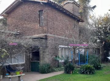 Casa · 360m² · 4 Ambientes · Casa en Venta - 3 Dorm. 2 Baños - 1.339 m² - San Miguel