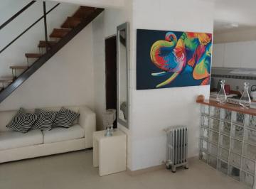 Casa · 90m² · 3 Ambientes · 1 Cochera · Casa en Alquiler - 2 Dorm. 2 Baños - Manuel B. Gonnet