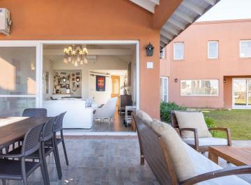 Casa · 220m² · 5 Ambientes · 2 Cocheras · Alquiler Casa El Cantón, Barrio Islas, Escobar