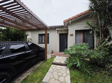 Casa · 99m² · 3 Ambientes · 1 Cochera · Venta Casa 3 Amb con Patio en Ciudad Jardín