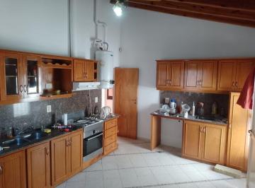 Casa · 109m² · 4 Ambientes · 2 Cocheras · Casa Zona Unimev Carrefour, Pasaje con Porton
