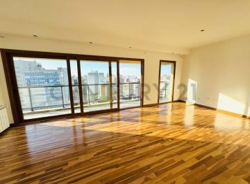 Departamento · 156m² · 5 Ambientes · 1 Cochera · Departamento - Piso a La Venta en La Plata