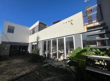 Casa · 140m² · 5 Ambientes · 1 Cochera · PH Tipo Casa de Dos Plantas en Venta en Tolosa