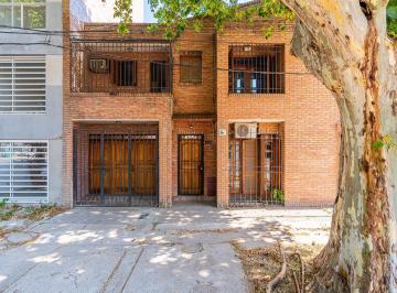 Casa · 226m² · 5 Ambientes · 1 Cochera · Venta - Casa de 3 Dorm. con Patio Seco y Cochera. Parque, Rosario.
