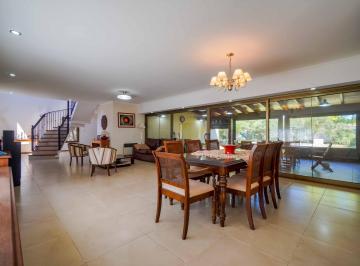 Casa · 291m² · 6 Ambientes · Venta/permuta - Casa - 3 Dorm. en Suite - Pileta - Club House - El Cielo, Roldán