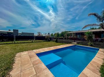 Casa · 57m² · 2 Ambientes · Venta - Casa de 1 Dormitorio con Pileta. Punta Chacra, Roldan.