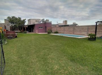 Quinta vacacional · 78m² · 3 Ambientes · 1 Cochera · Excelente Quinta en Pujato Norte