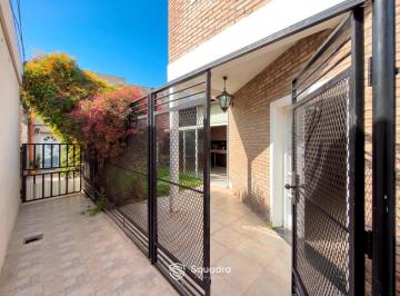 Casa · 115m² · 5 Ambientes · Venta | Permuta - Casa Interna 3 Dorm. y Quincho - Belgrano, Rosario.