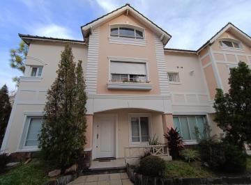Casa · 168m² · 6 Ambientes · 1 Cochera · Casa en Barrio Privado en Villa del Parque con Seguridad 24 Hs