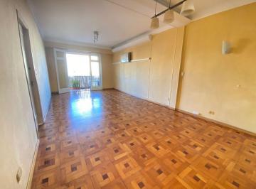 Departamento · 97m² · 3 Ambientes · Depto en Alquiler Monserrat 3 Amb + Dep + Balcón
