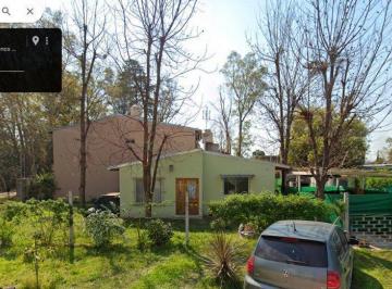 Casa · 48m² · 3 Ambientes · 3 Cocheras · Venta Casa en Garin con Jardin - Barrio Semi Cerrado