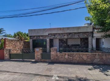 Casa · 165m² · 4 Ambientes · 1 Cochera · Casa en Venta 2 Dorm Parrillero Gge La Blanqueada